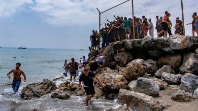İtalya hükümeti, Ceuta’da yaşanan kitlesel göç hareketinin ardından İspanya bağlantılı uçak ve gemilerde belge kontrolü uygulanacağını açıkladı.