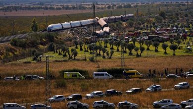 İspanya Toledo yakınlarında 68 kişinin yaşamını yitirdiği hızlı tren kazasına ilişkin ortaya çıkan ses kayıtları, çarpışma öncesindeki kritik dakikaları gündeme taşıdı.